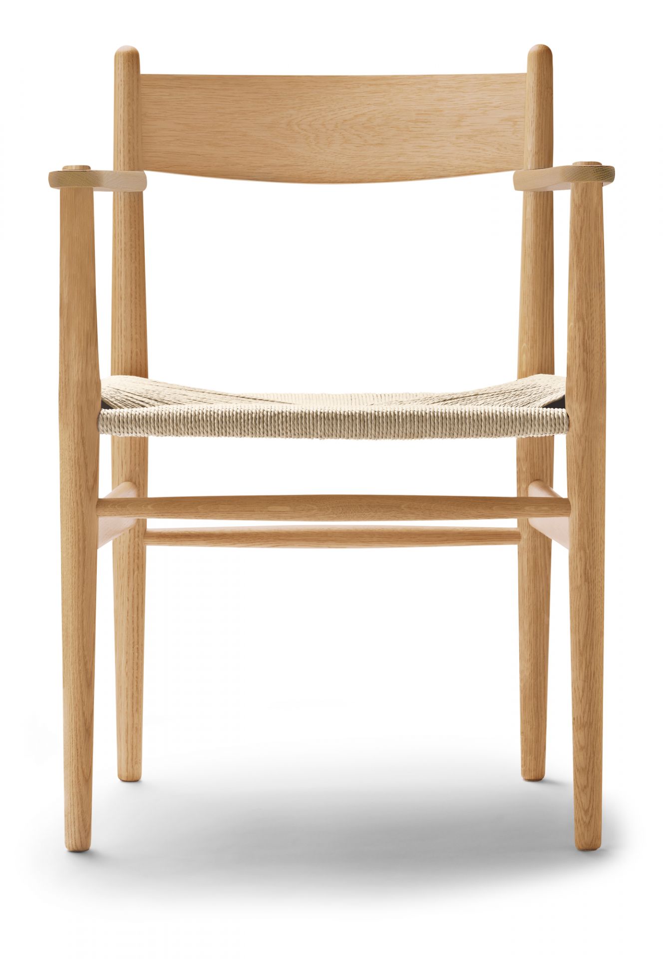 CH37 Stuhl von Carl Hansen & Søn: Eiche geölt mit Naturgeflecht, Armlehnen. Designklassiker.