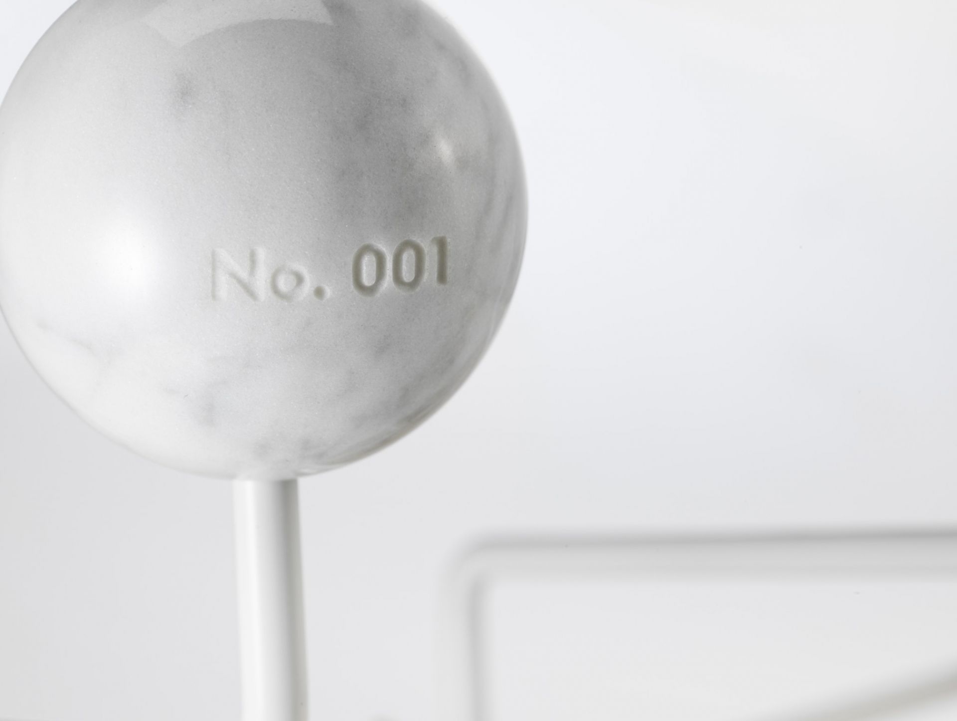 Eames Hang it all Garderobe Marmor Vitra LIMITED EDITION