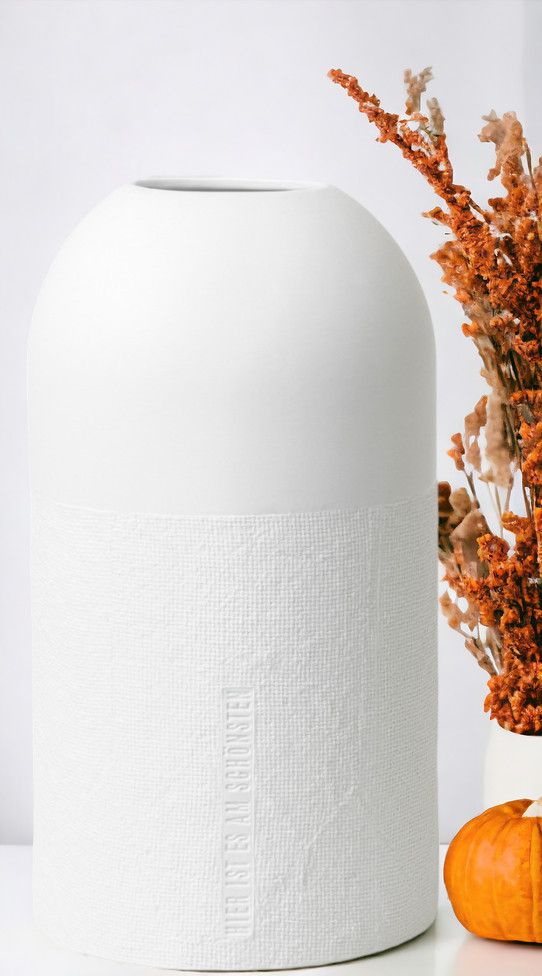 Weiße Formsprache Vase "Hier ist es am Schönsten" von Räder, minimalistische Deko für Zuhause.