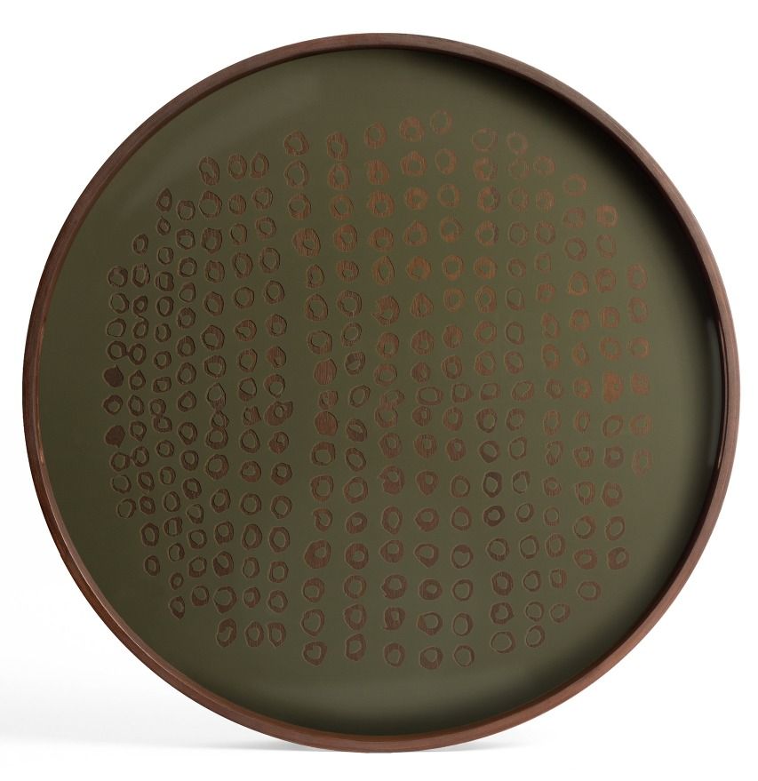 Rundes Second Nature Tablett von Ethnicraft in Grün mit ethnischen Muster und Holzrand.