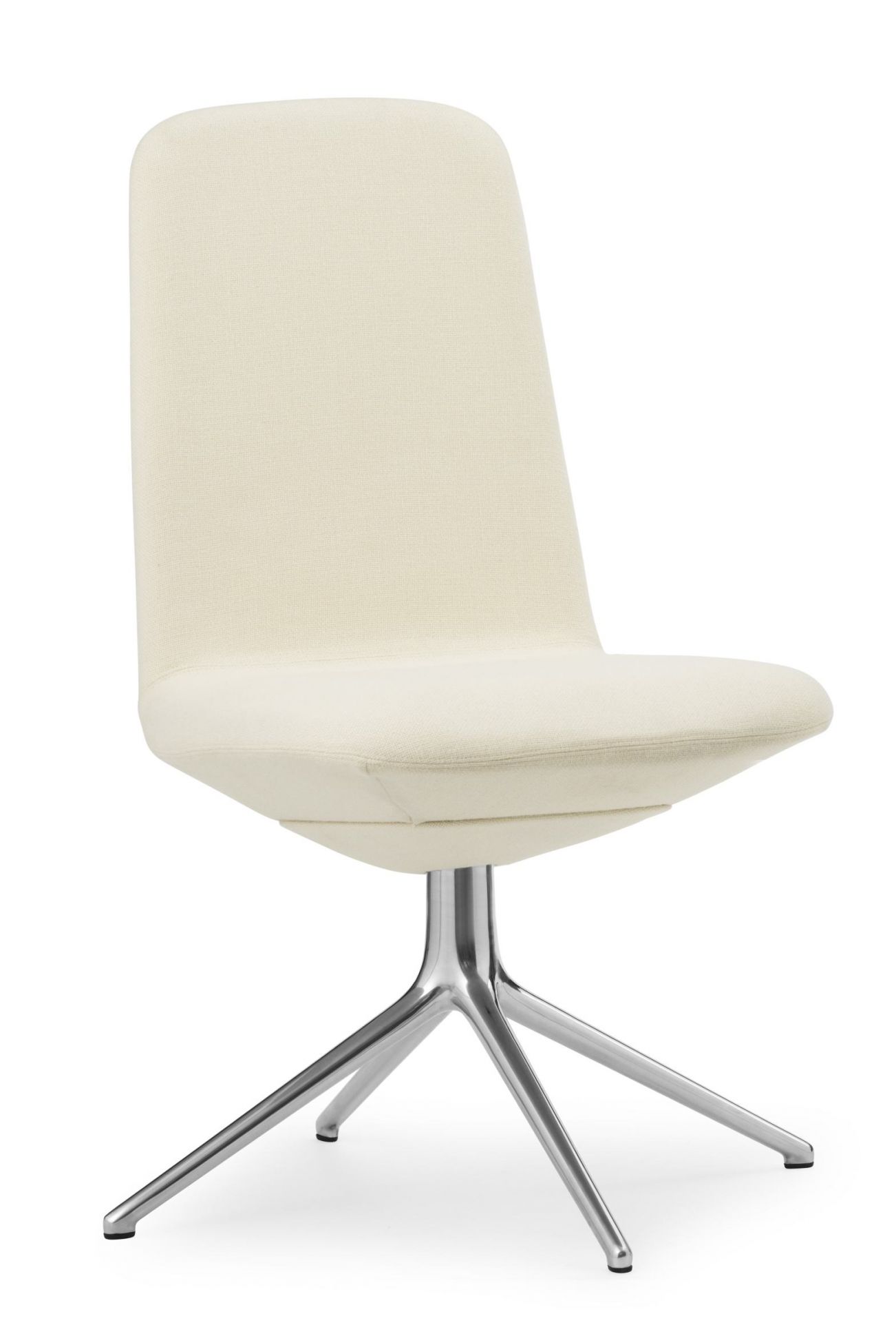Off Chair Konferenzstuhl von Normann Copenhagen, Stoffbezug in Creme, Drehfuß aus Aluminium.