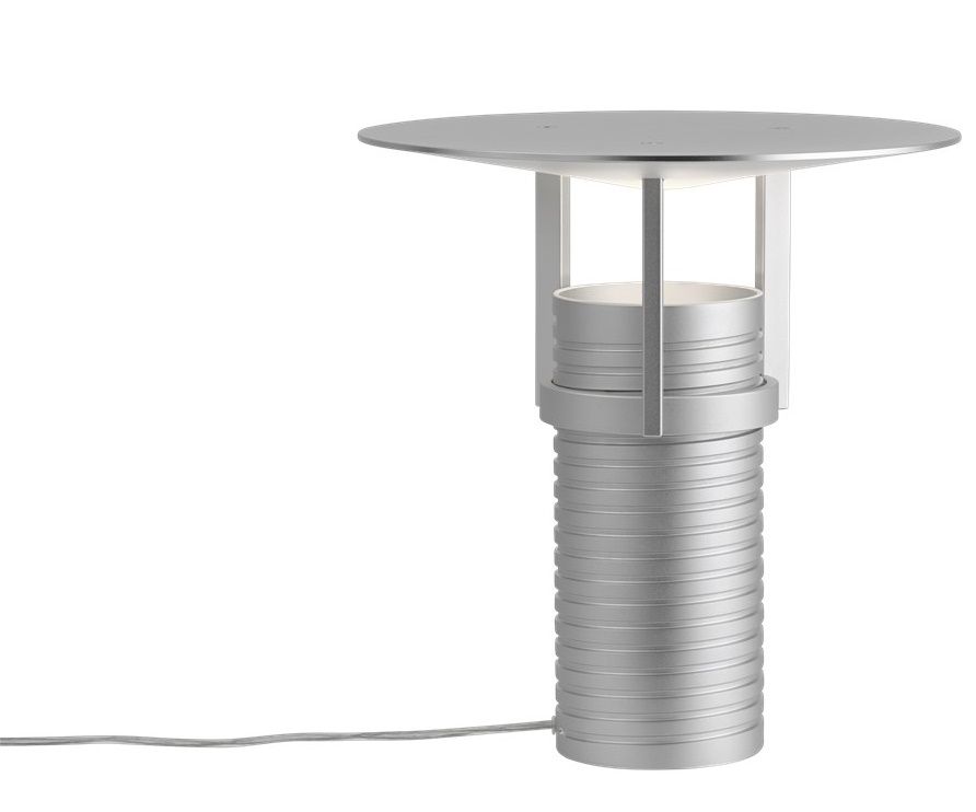 Silberne Set Table Lamp Tischleuchte von Muuto, modernes Design mit rundem Lampenschirm und geriffeltem Fuß.