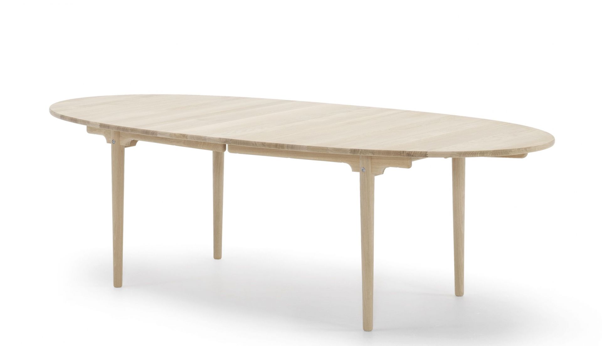 CH339 Esstisch ausziehbar von Carl Hansen & Søn aus hellem Holz, ovale Tischplatte.