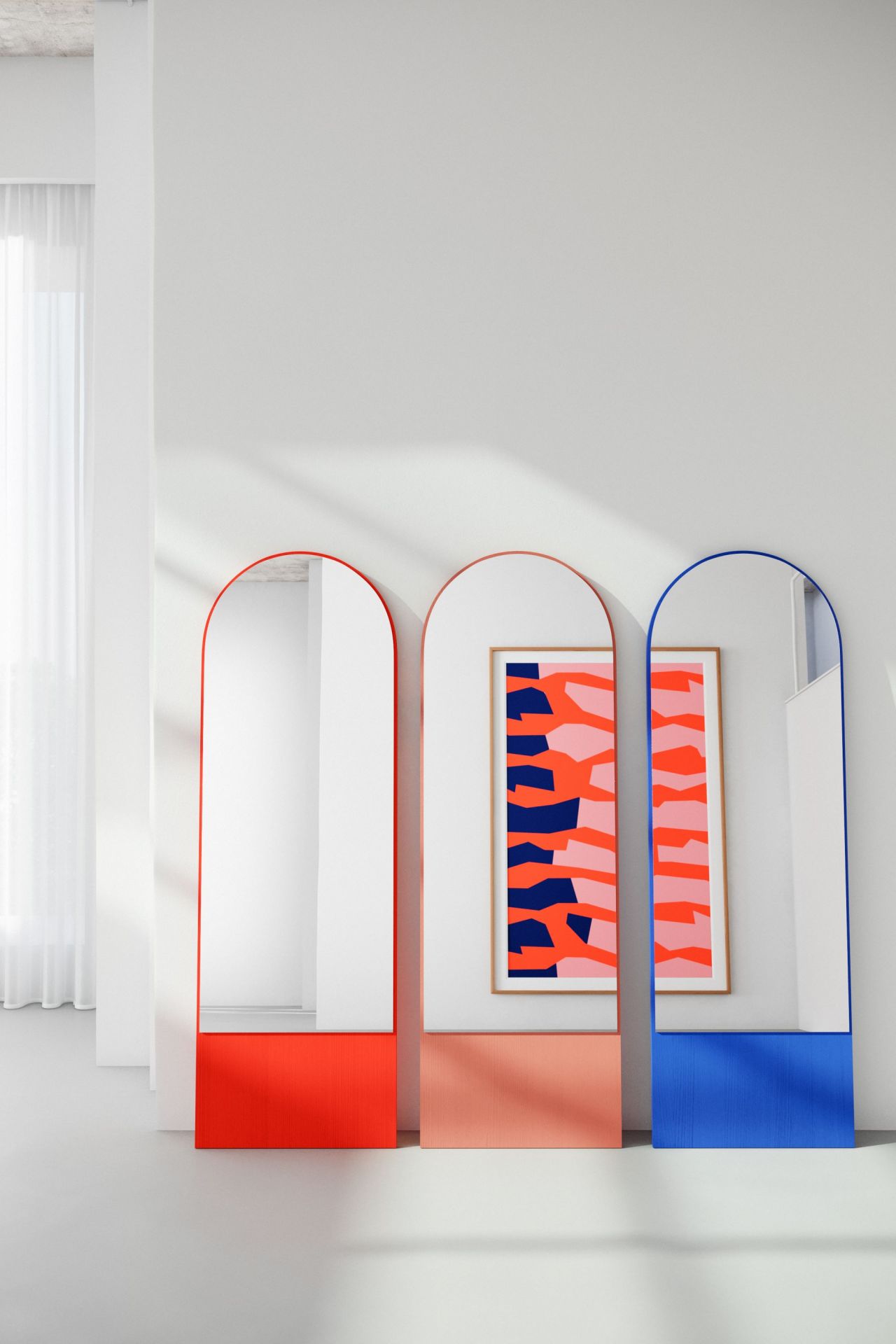 Drei FRIEDRICH Spiegel in Esche, Rot, Rosa und Berliner Blau. Moderne, farbige Standspiegel.