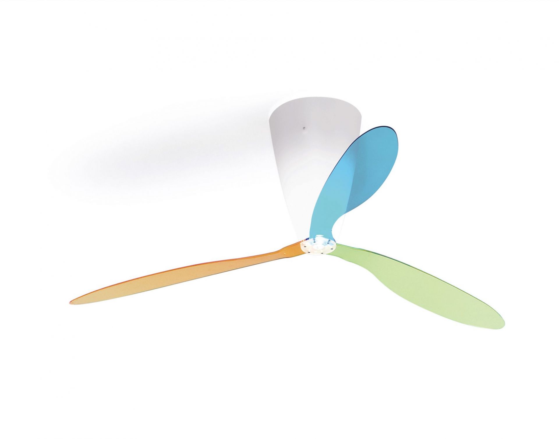 D28 Blow Flügelset: Deckenleuchte und Ventilator mit blauen, grünen und orangen Flügeln.