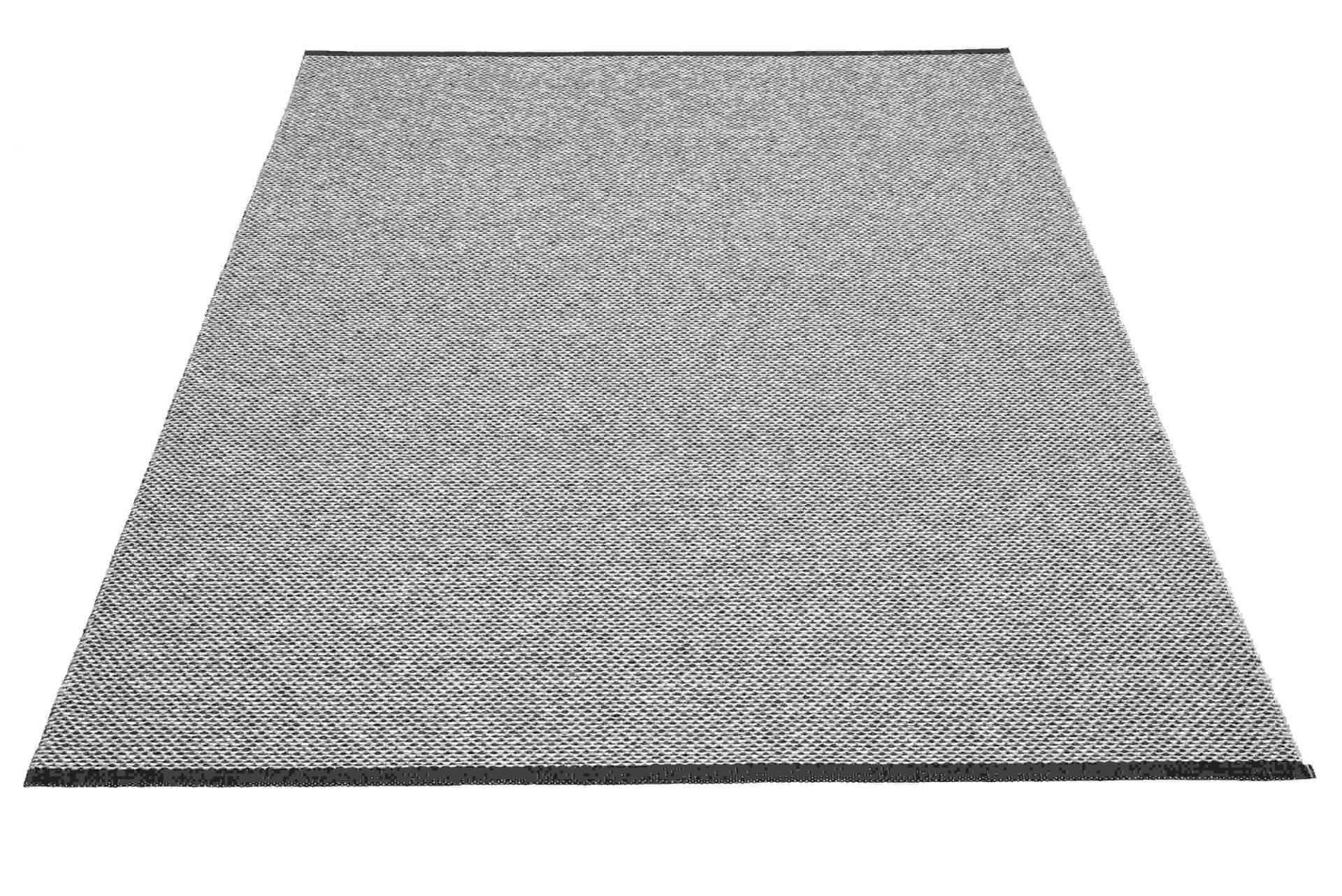 Schwarzer Kunststoffteppich von Pappelina, Modell Effi, Größe 230x320 cm. Moderner Teppich für Innen und Außen.