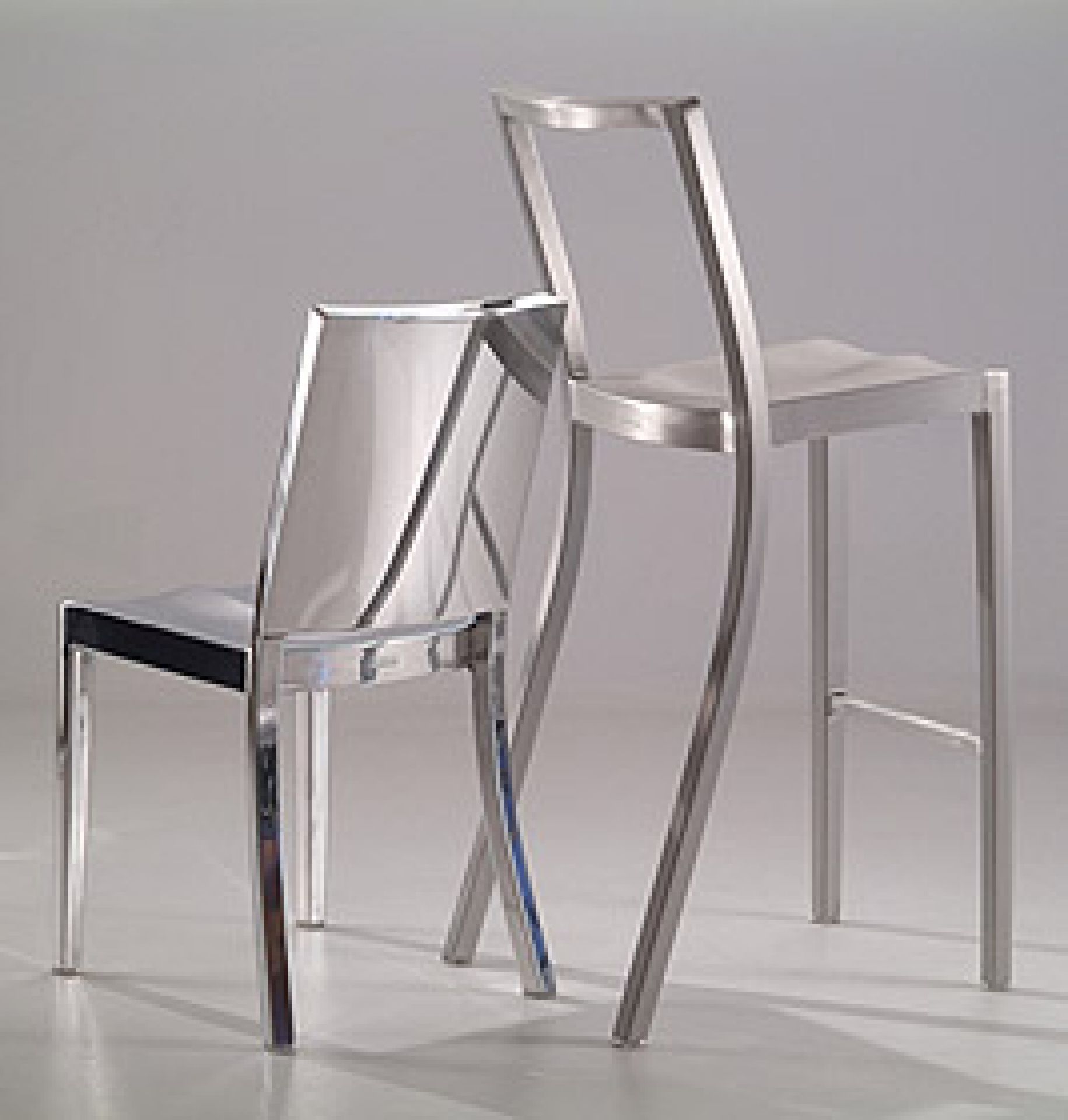 Emeco Icon Barhocker und Stuhl aus gebürstetem Aluminium, modernes Design für Küche und Bar.