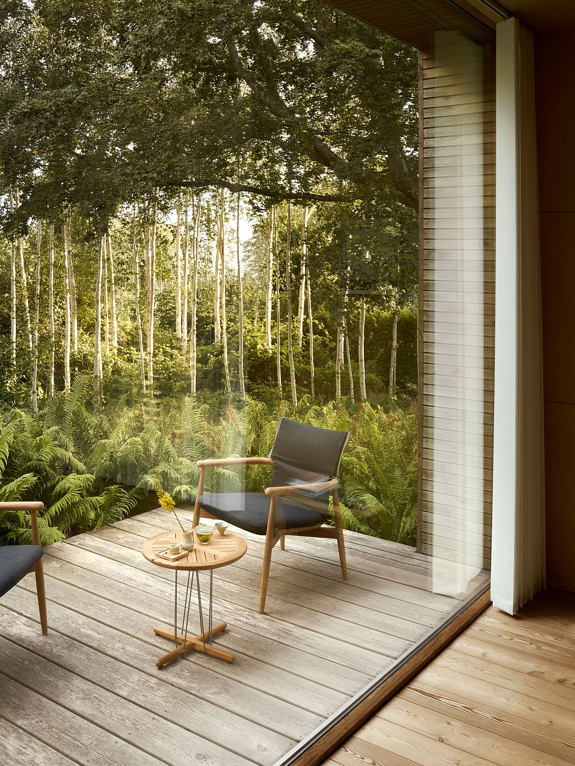 Embrace Outdoor Lounge Chair Stuhl mit Kissen Carl Hansen & Søn