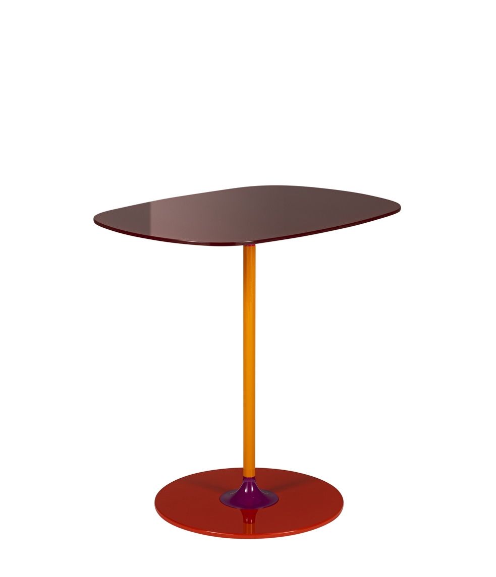 Kartell Thierry Beistelltisch 4042 in Bordeaux mit orangefarbenem Stiel und rotem Fuß für modernes Wohnambiente.