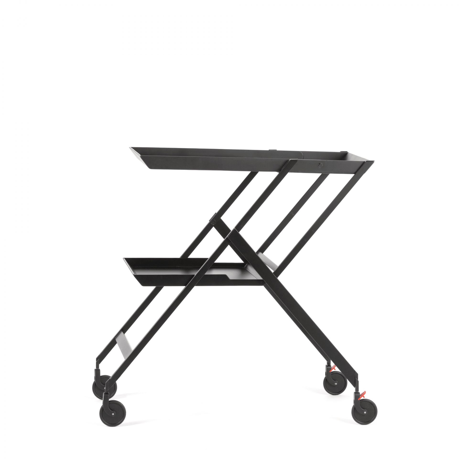 Schwarzer RS11 Servierwagen von Alessi mit zwei Ablageflächen und Rollen vor neutralem Hintergrund.