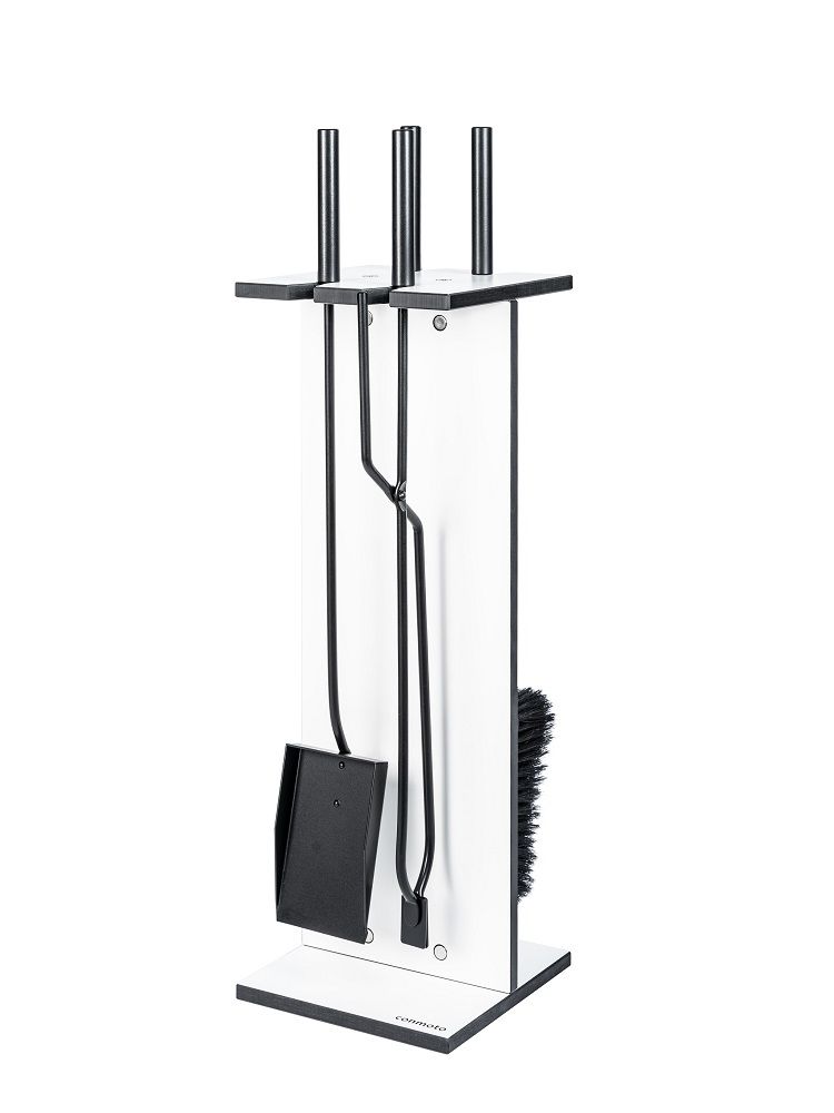 Weißes Conmoto Kaminbesteck EVO mit Schaufel, Besen und Schürhaken für die Kaminreinigung.