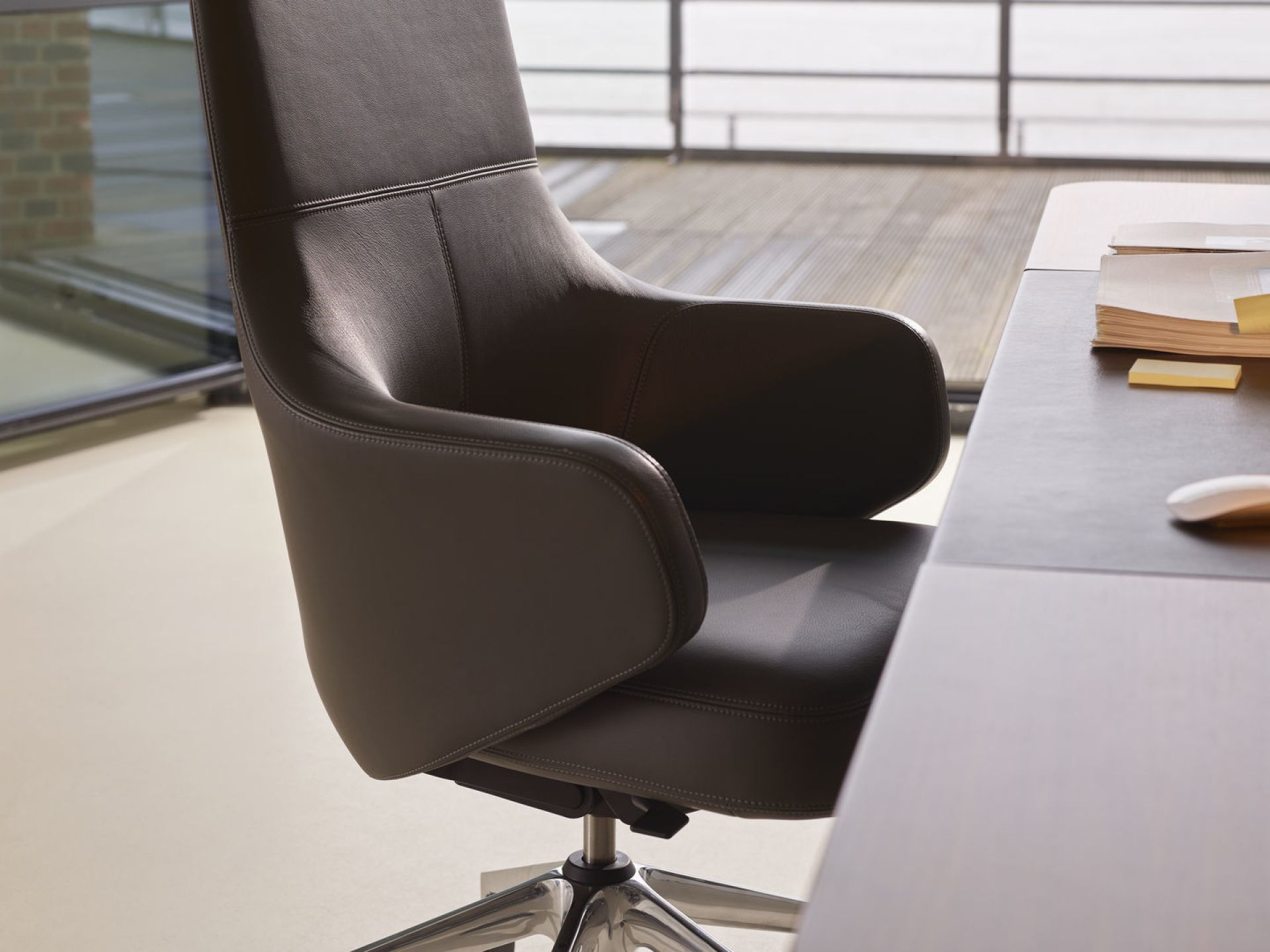 Grand Executive Highback Konferenzstuhl Vitra