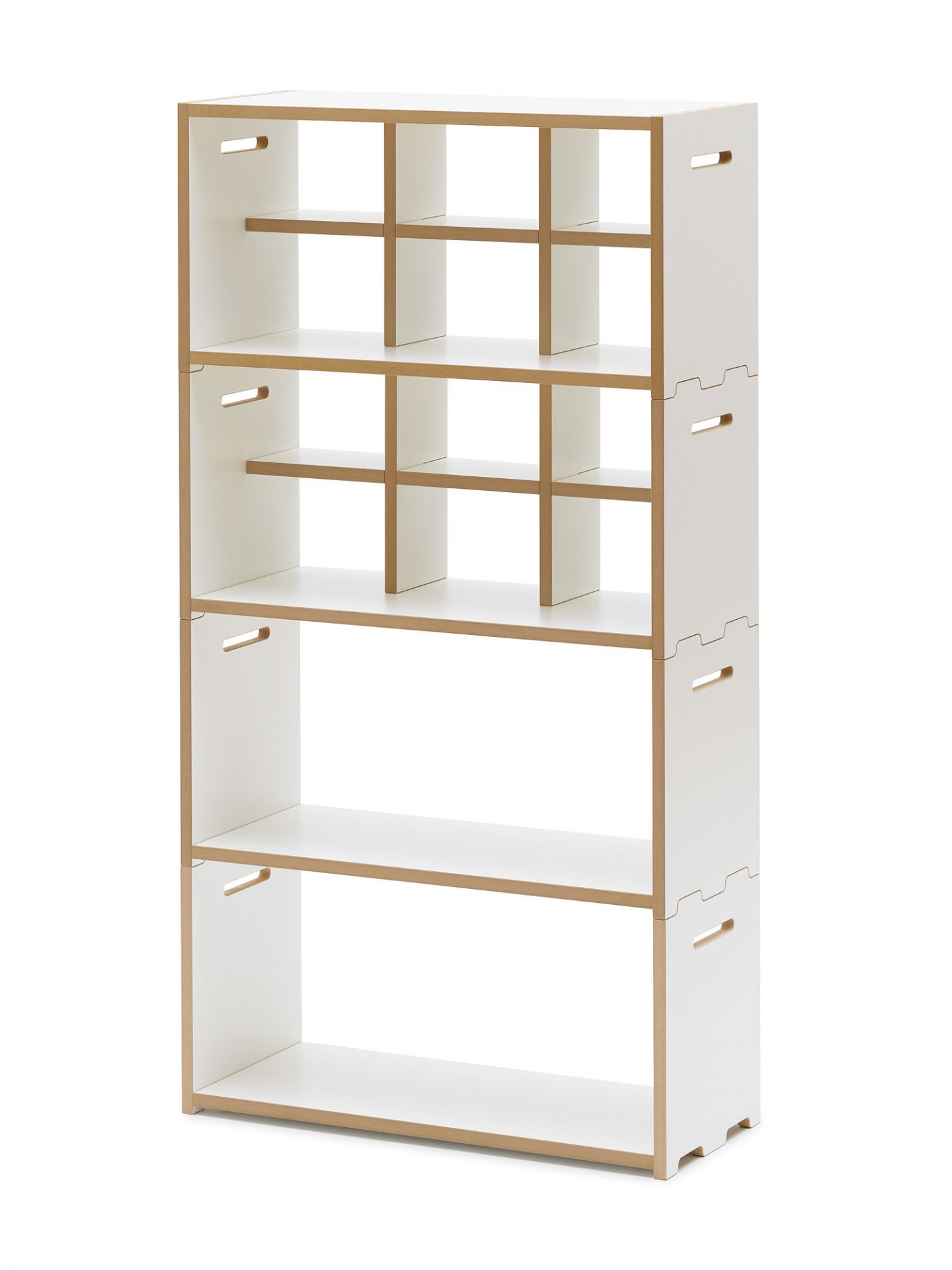 Weißes Tojo Hochstapler Regal mit Fächern und Griffen, modernes Möbelstück für Wohnraum und Büro.