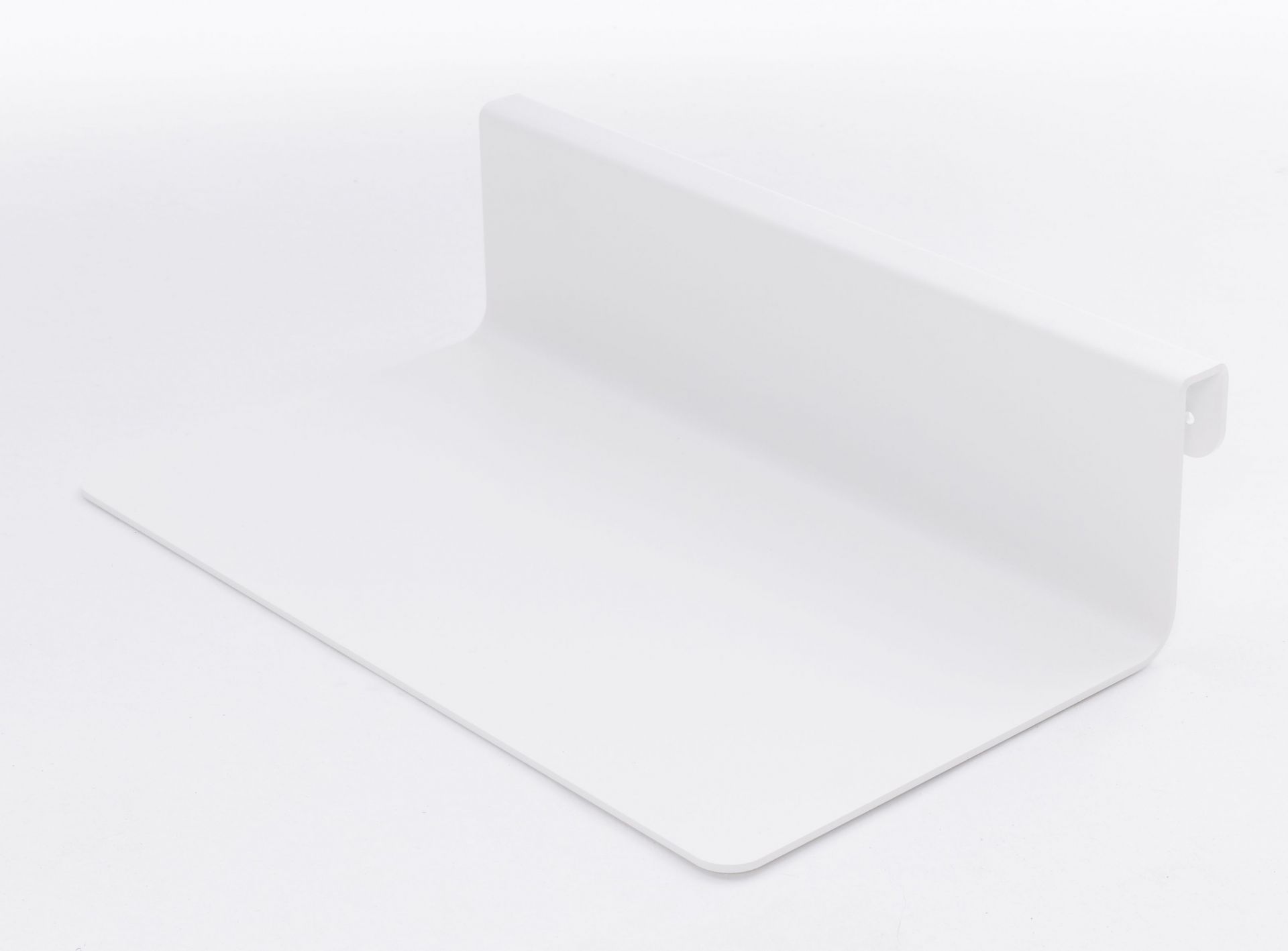 Weiße Nachttischablage für Flai Bett von Müller Möbelwerkstätten, minimalistisches Design für Schlafzimmer.