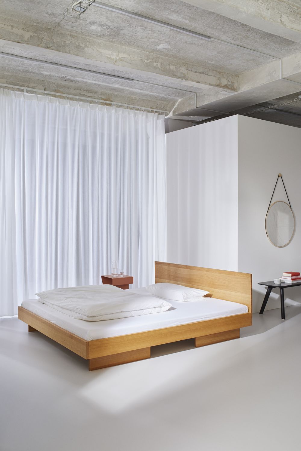 ZIANS Bett Large mit Kopfteil, Beine geteilt OUT