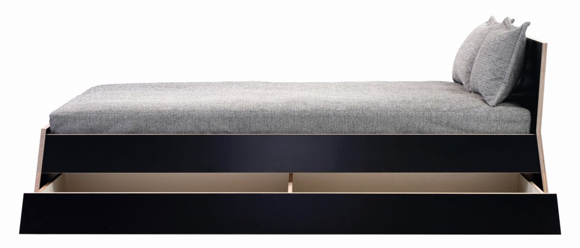 Stockholm Bett von Richard Lampert, 160 cm, mit Schubladen und hohem Kopfteil.