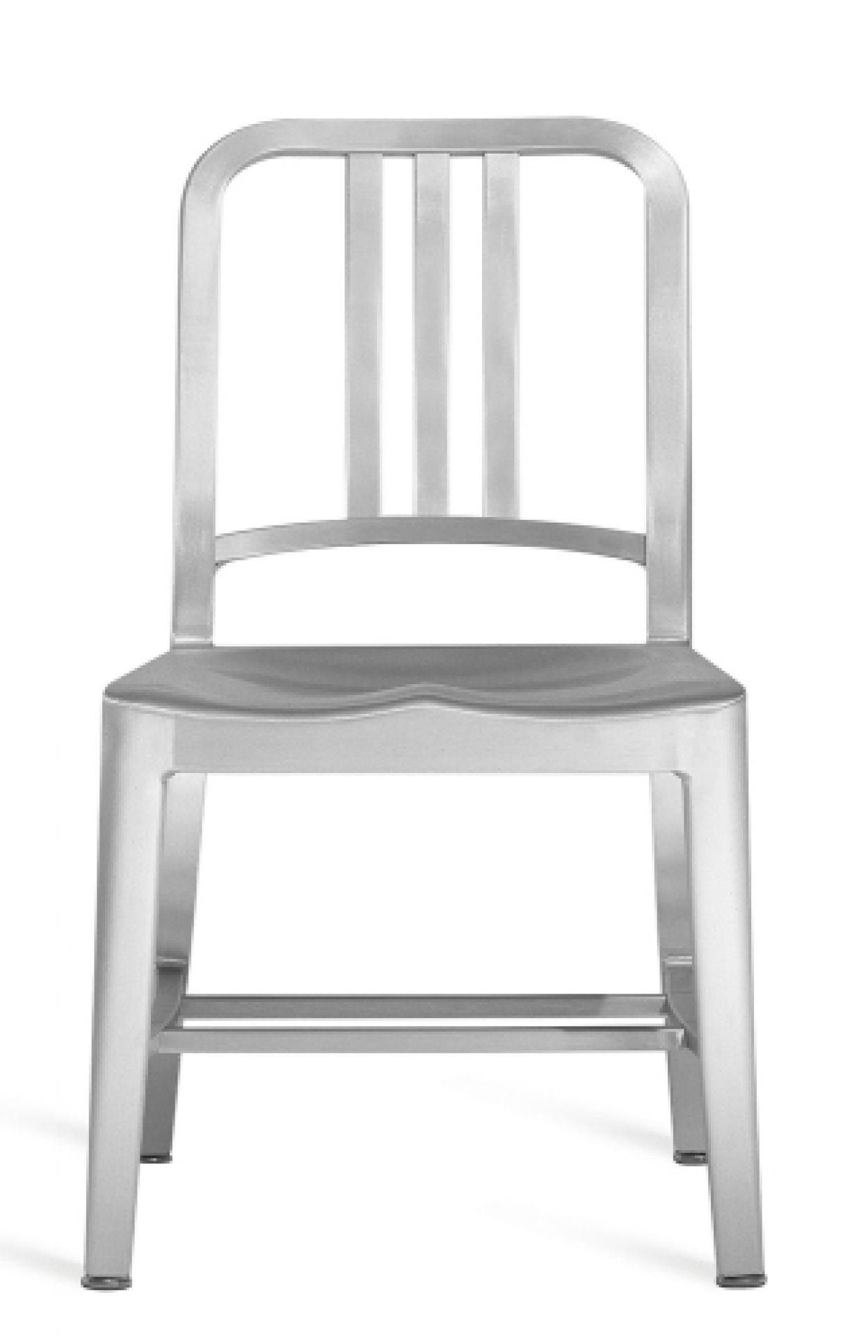 Silberner Emeco Navy Mini Chair Kinderstuhl aus Aluminium, Frontansicht. Robuster und stylischer Kinderstuhl.