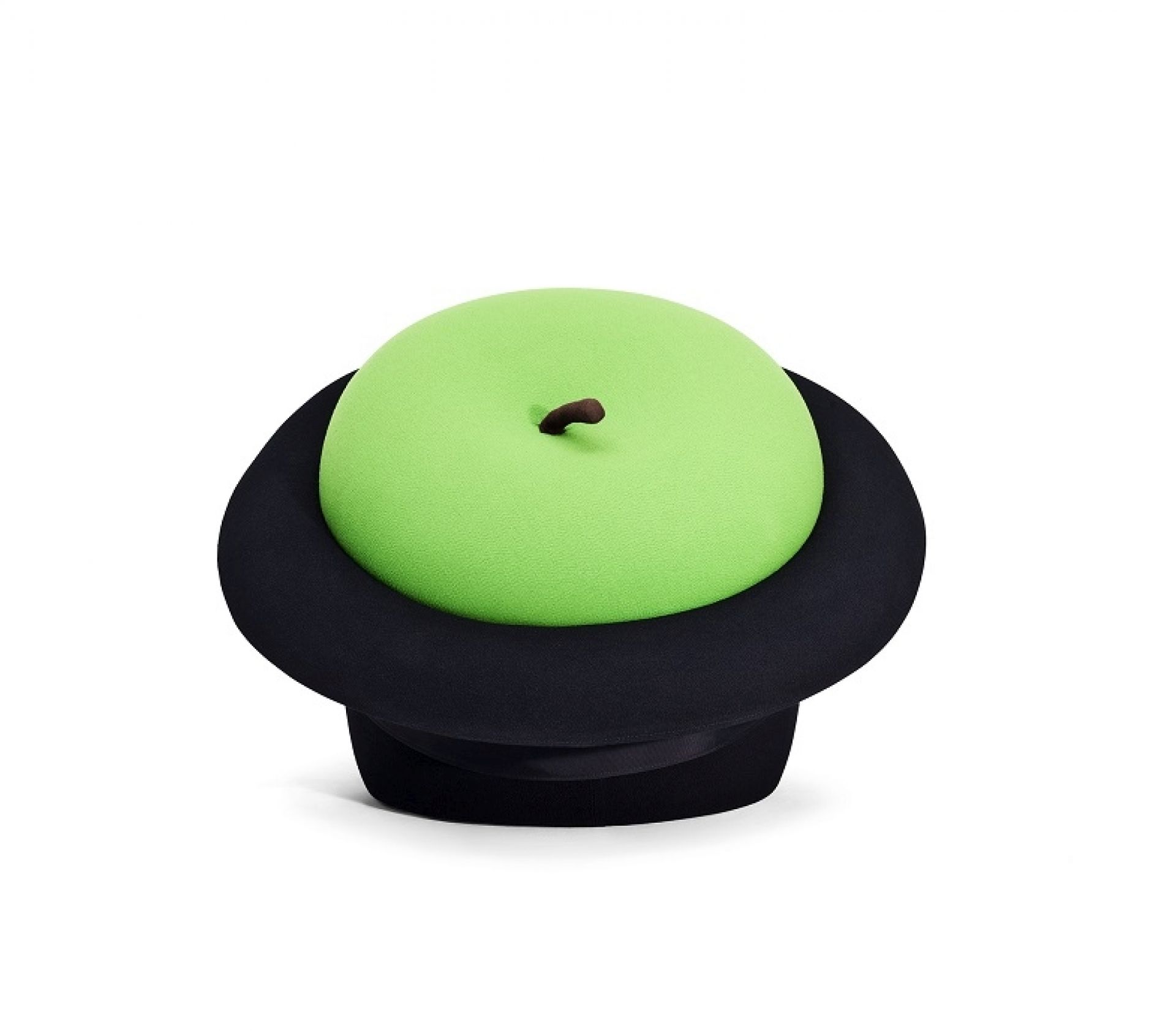 MagriTTA Pouf von Gufram: Grüner Apfel auf schwarzem Zylinderhut, modernes Design Möbelstück.