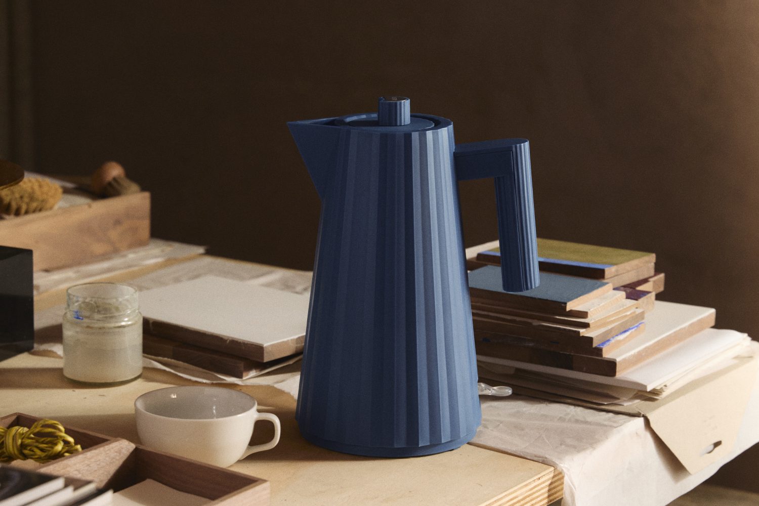 MDL06 Plissé Wasserkocher Alessi Blau