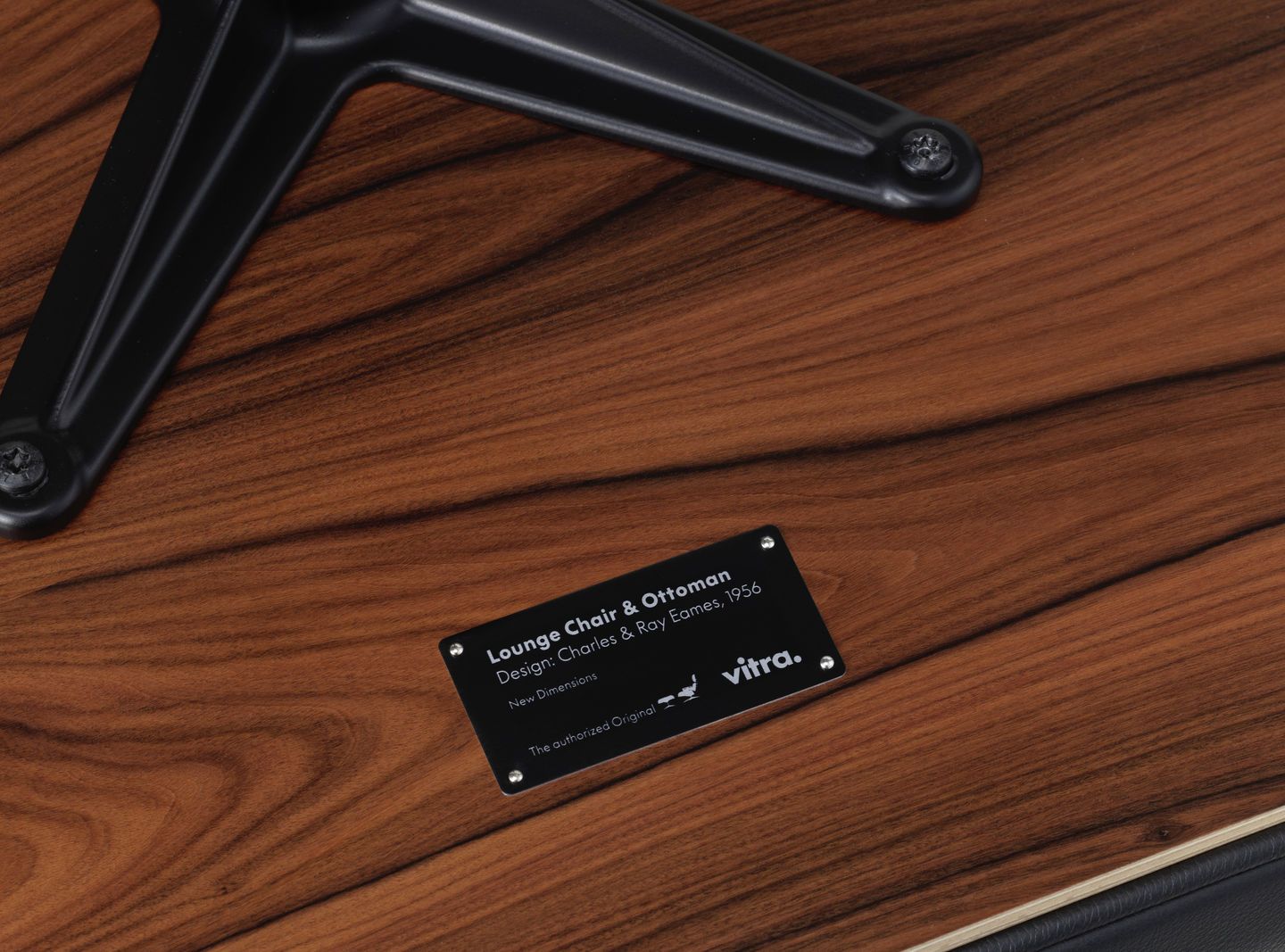 Eames Lounge Chair & Ottoman Sessel VORZUGSKOMBINATION Leder Premium Palisander Vitra 