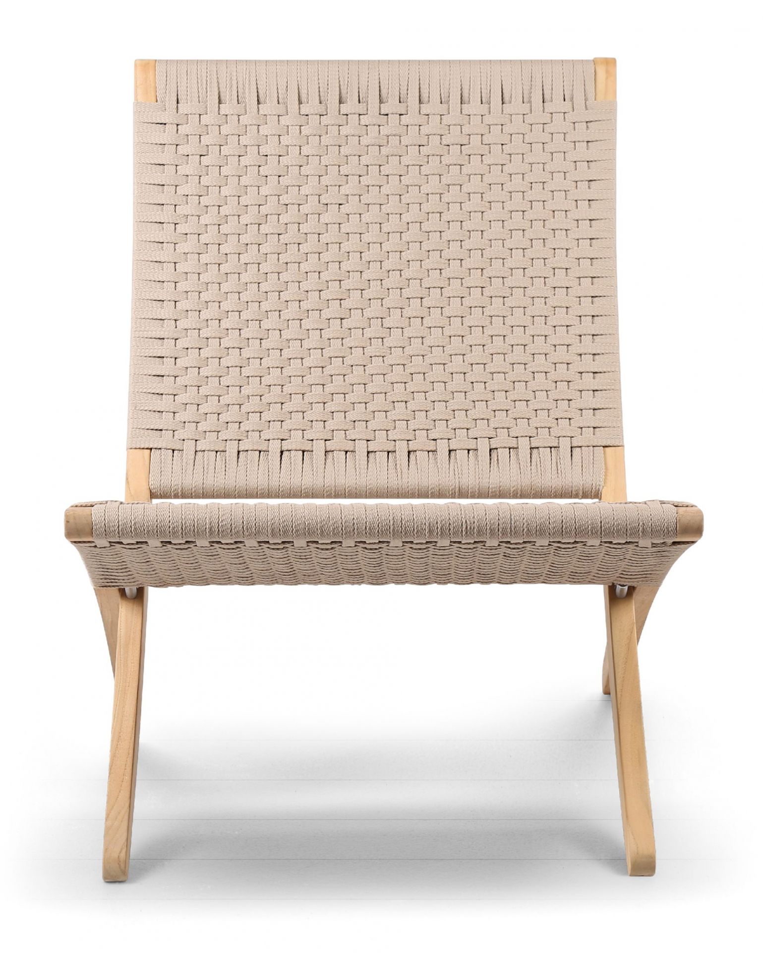 Cuba Chair Outdoor Sessel in Sesam von Carl Hansen & Søn mit Holzgestell und Textilbespannung.