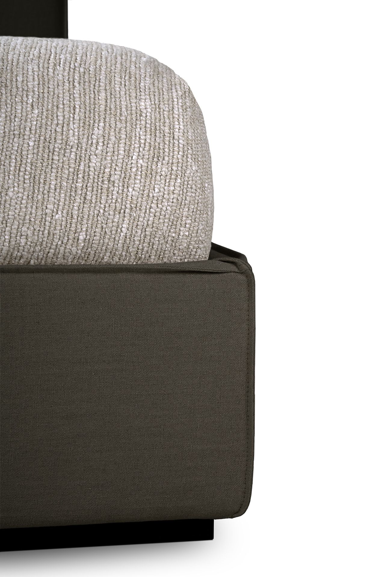 Detailaufnahme: Revive Bett von Ethnicraft mit abnehmbarem Bezug und Textilkopf.