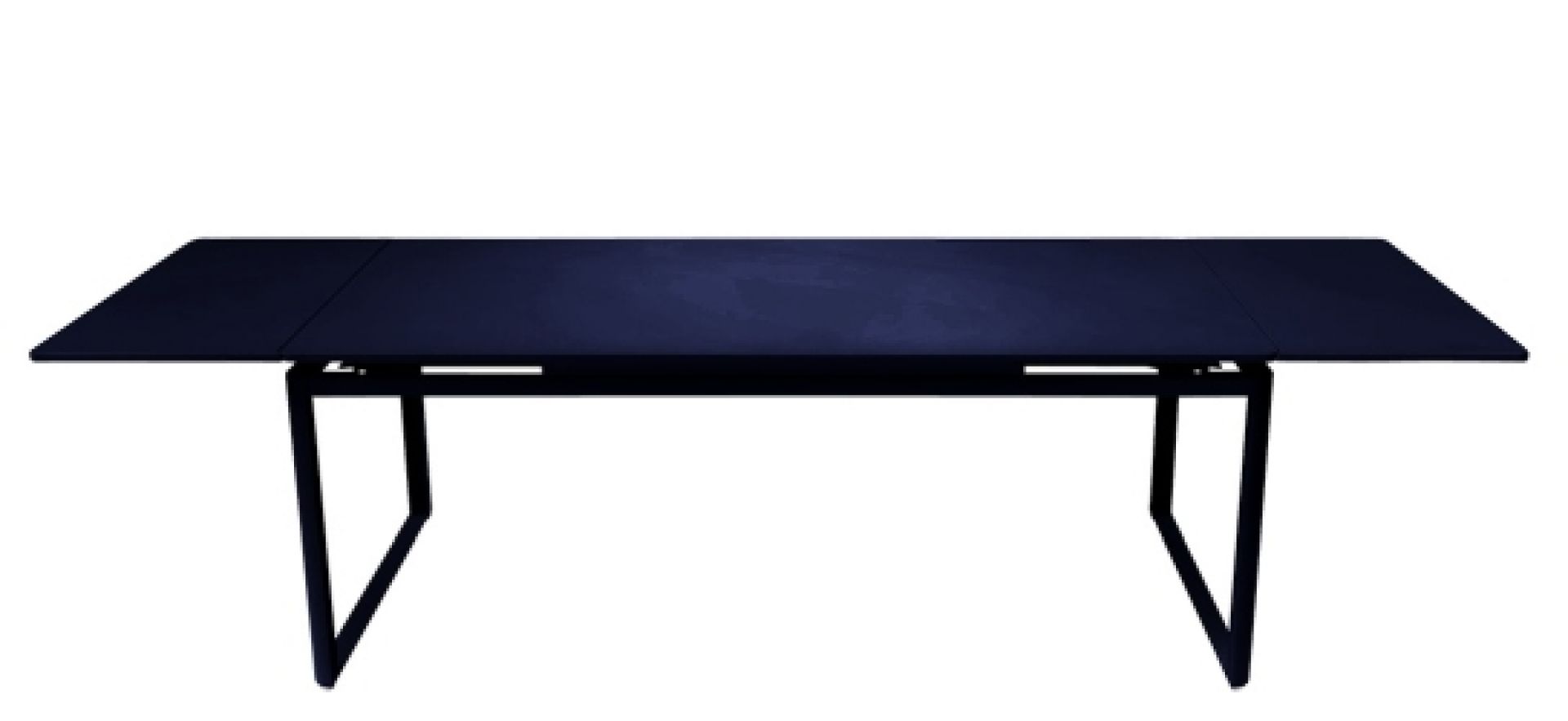 Biarritz Tisch von Fermob, ausziehbar, in dunkler Farbe, ideal für Garten und Terrasse.