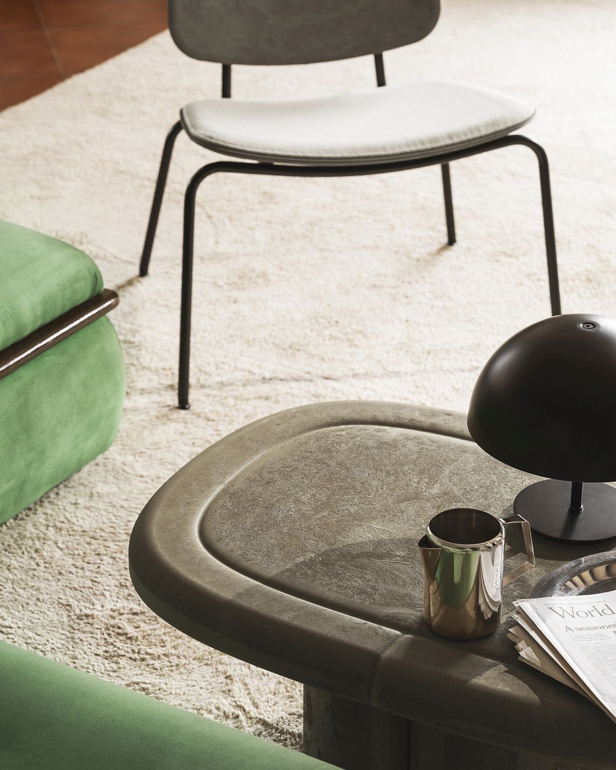 Alder Lounge Table Oval  Indoor / Outdoor Couchtisch Mater 