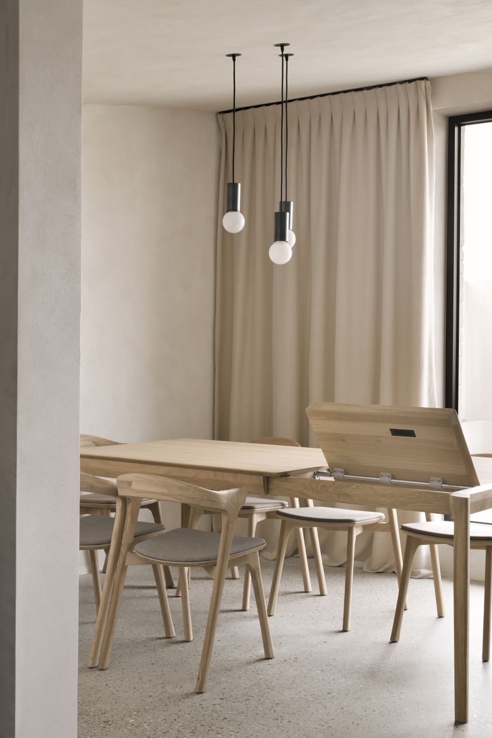 Bok ausziehbarer Esstisch lackierte Eiche B120-180cm Ethnicraft