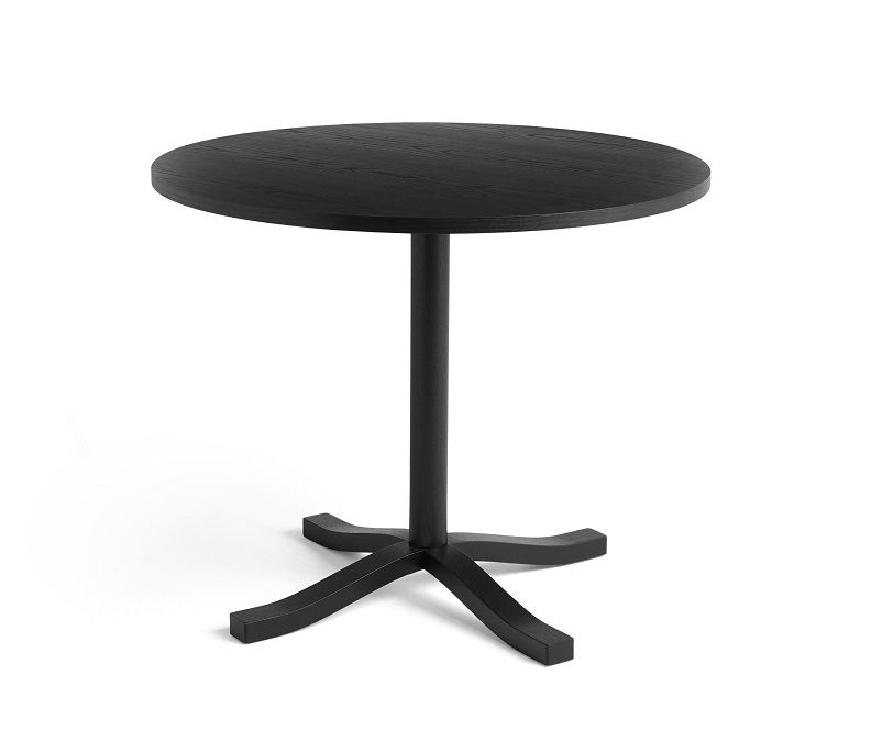 Schwarzer runder Esstisch: Hay Pastis Table mit Mittelfuß und vier Füßen.