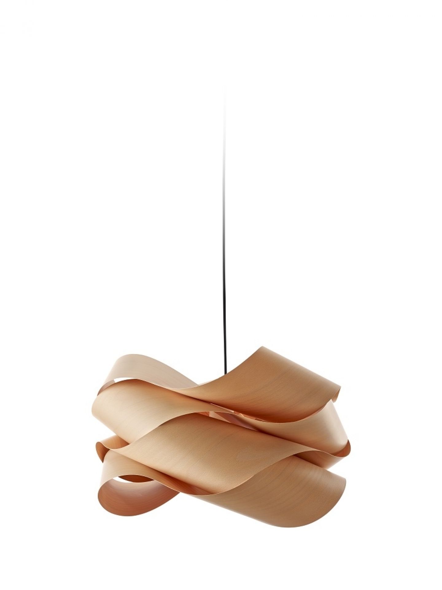 Link Suspension Pendelleuchte von LZF Lamps: Moderne Holzleuchte mit geschwungenen Formen für stilvolle Innenräume.