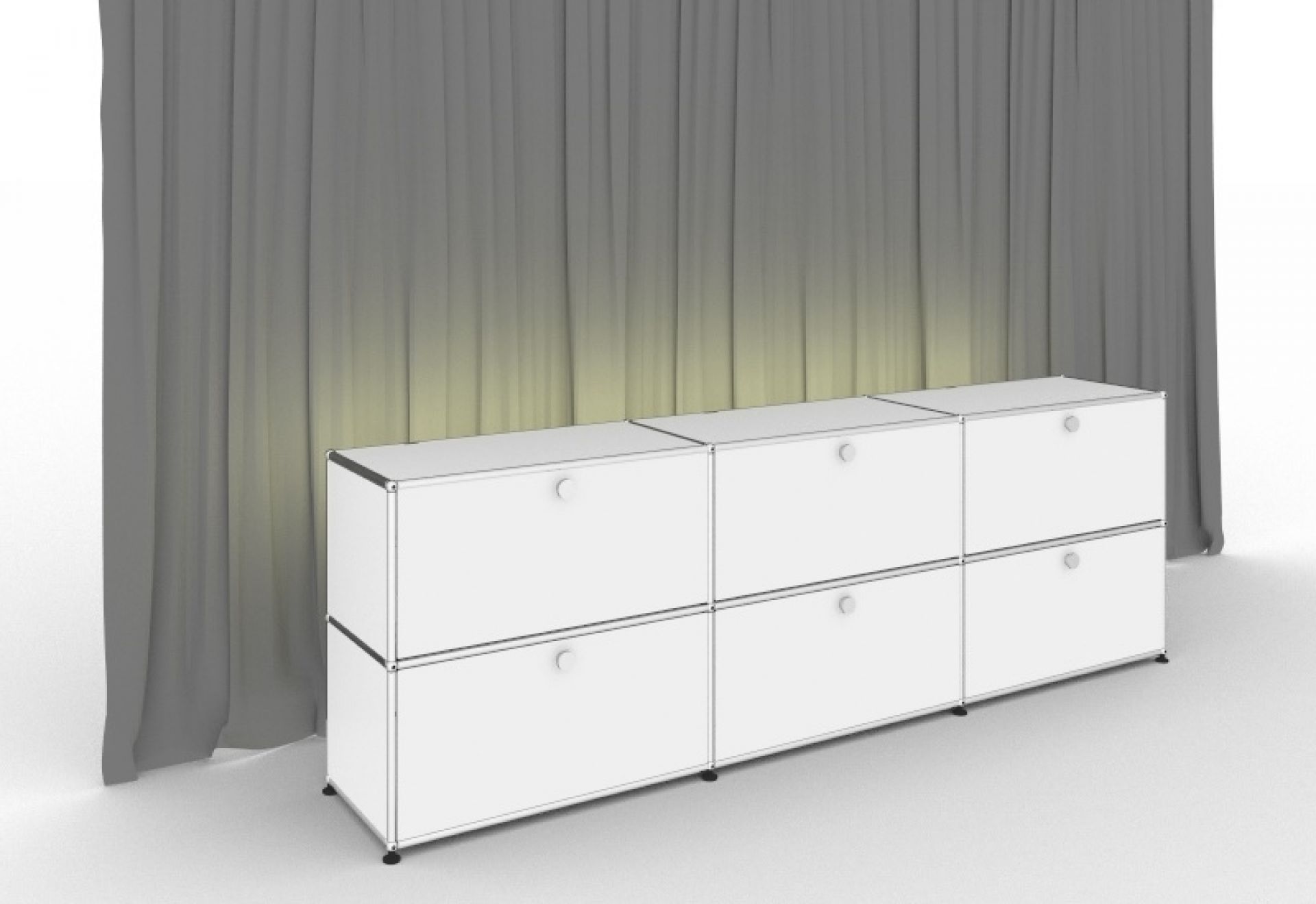 Weißes USM Haller Sideboard mit Beleuchtung und sechs Klapptüren vor grauem Vorhang.