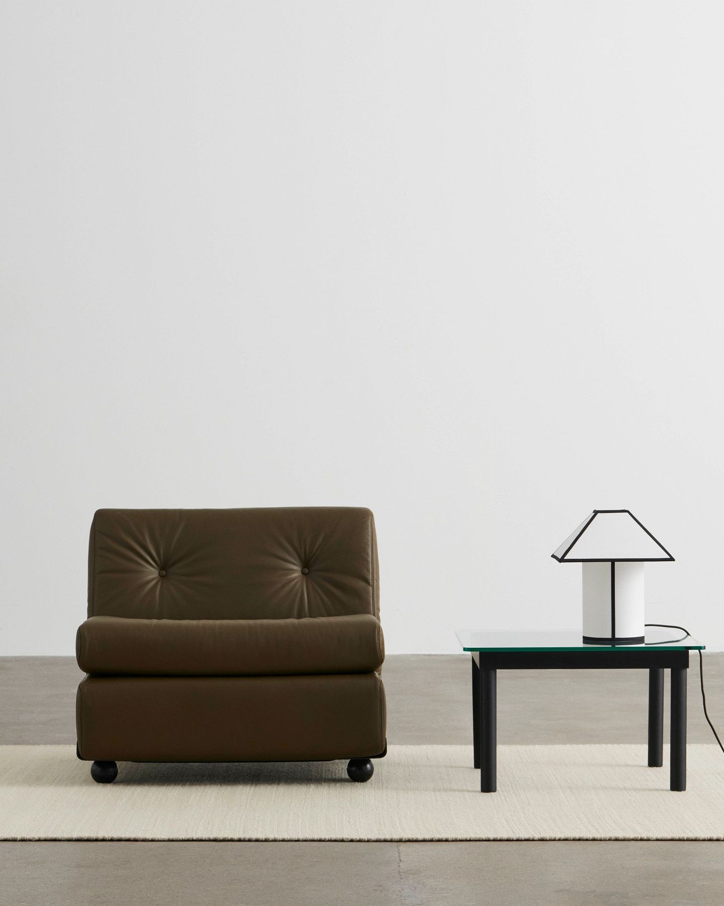 Ava Pyramid Table Lamp Tischleuchte Hay