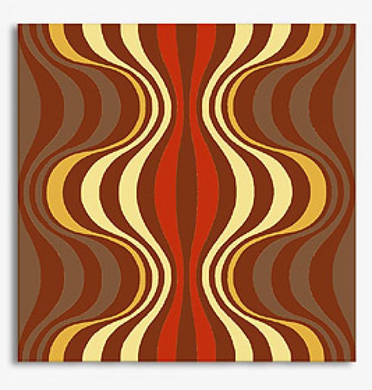 Panton Teppich Onion: Quadratischer Designteppich mit braunen, roten und gelben Wellenlinien.