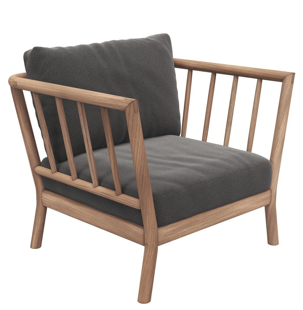 Tradition Lounge Chair Sessel von Skagerak by Fritz Hansen mit Holzrahmen und grauen Polstern.