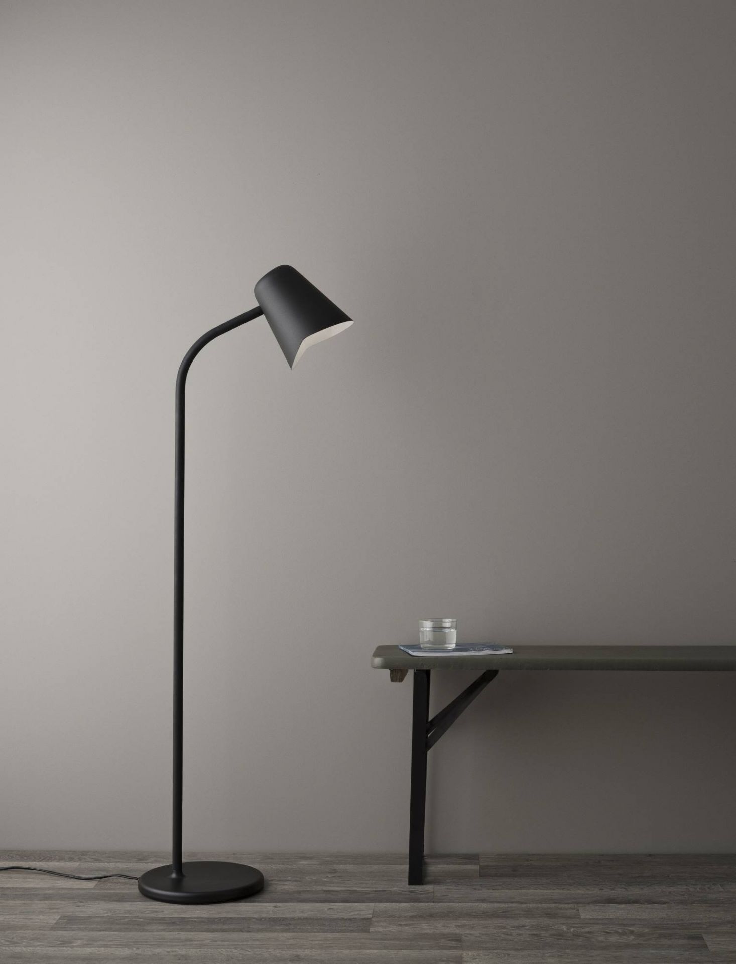 Me floor dim Stehleuchte petrol blau Northern