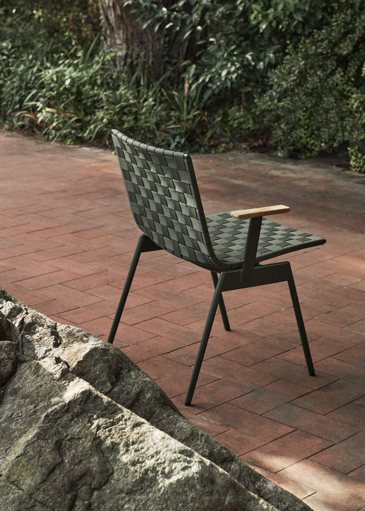 Ville AV34 Outdoor Chair Stuhl AndTradition