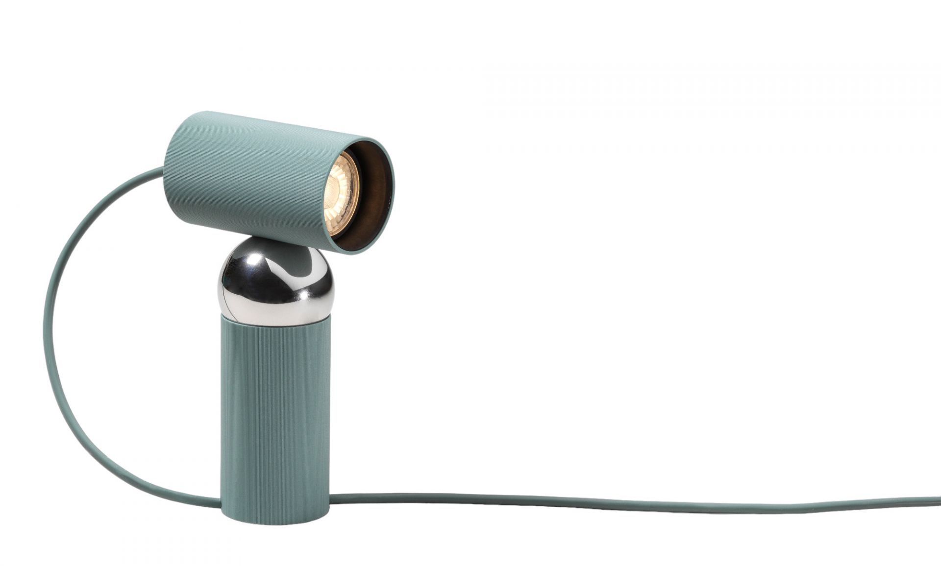 Bilboquet Tischleuchte Flos in Salbei: Moderne, flexible Lampe mit zylindrischem Schirm und Chromkugel.