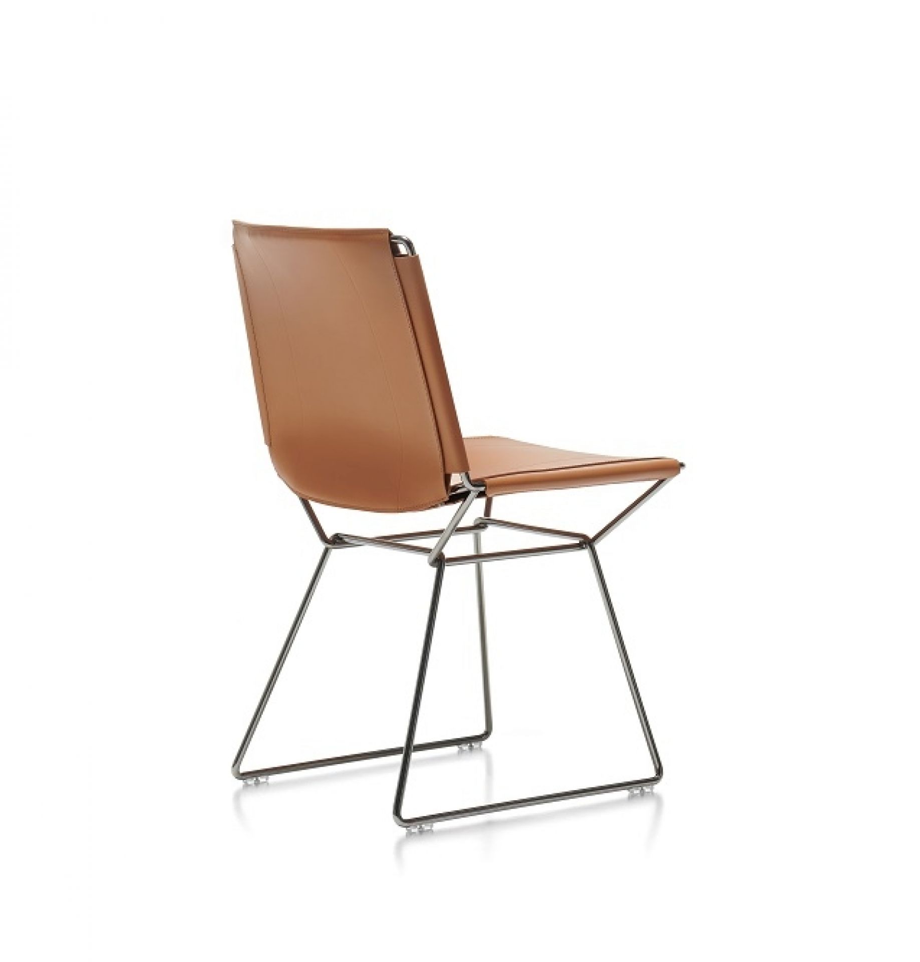 Neil Leather Chair: Moderner Lederstuhl mit Chromgestell von MDF Italia.