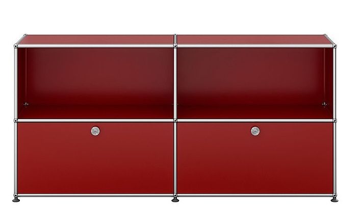 USM Haller Sideboard in Rubinrot mit zwei Klappen und verchromtem Gestell für modernes Wohnen.