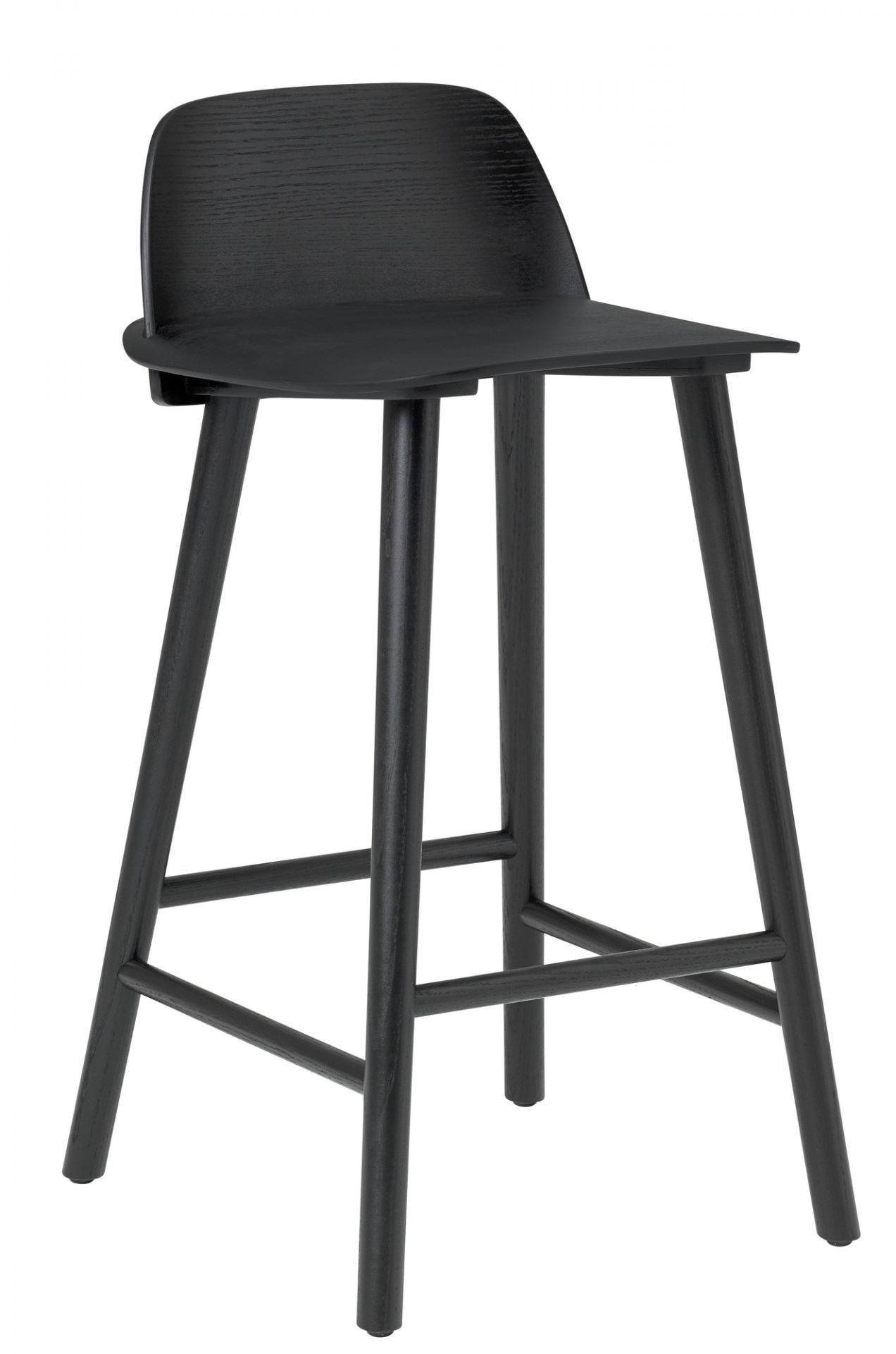 Schwarzer Nerd Counter Stool Barhocker von Muuto, Höhe 65 cm, aus Holz mit Rückenlehne.