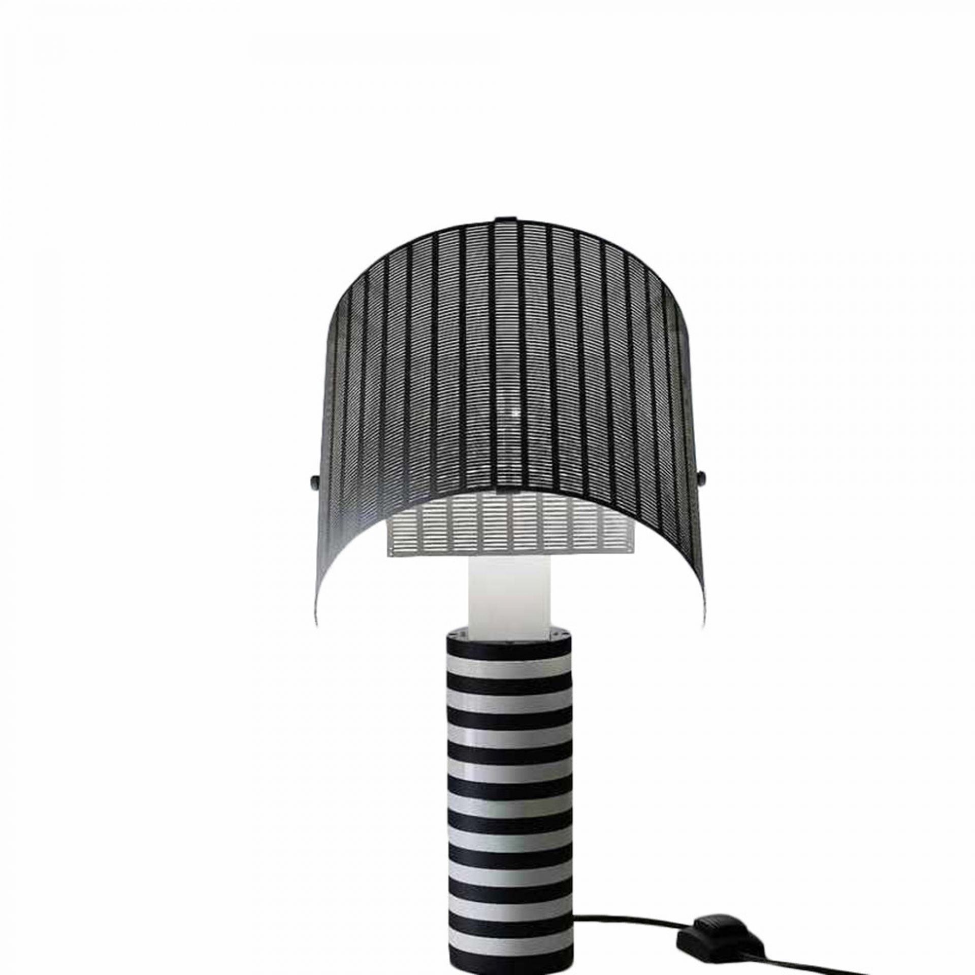Shogun Tischleuchte von Artemide mit schwarz-weiß gestreiftem Fuß und perforiertem Lampenschirm.