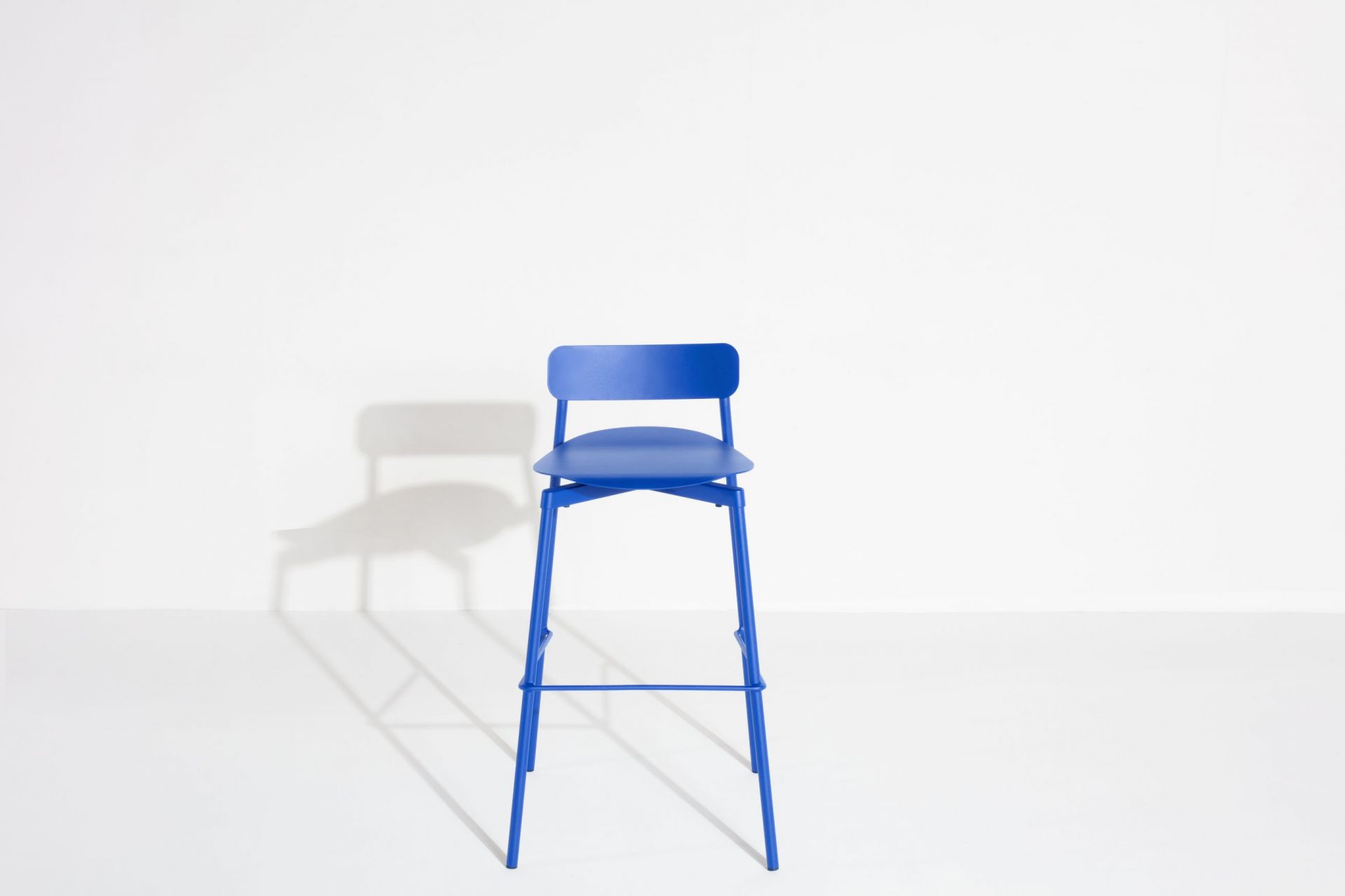 Blauer Fromme Barstool Barhocker von Petite Friture, H 75 cm, für Küche und Bar.