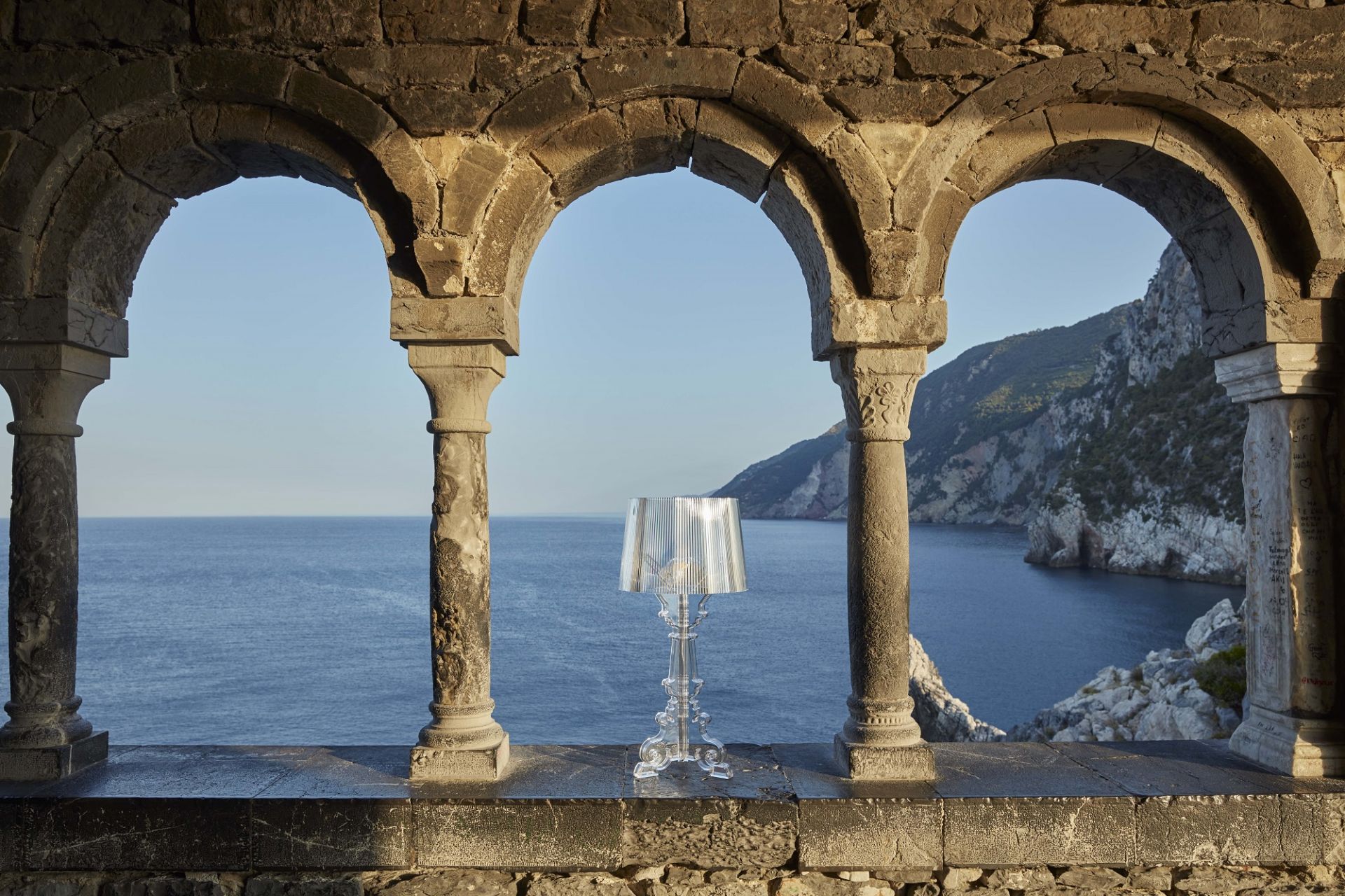 Bourgie Tischleuchte weiß-gold Kartell