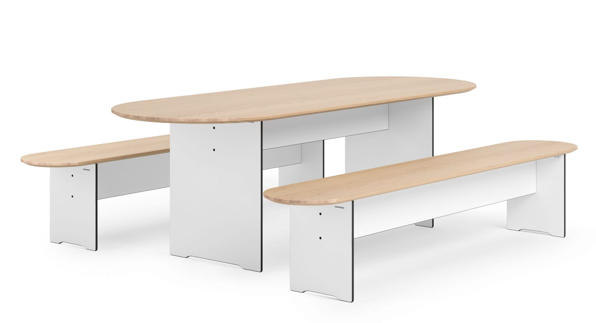 Riva Vario Tischgruppe von Conmoto: Ovaler Esstisch mit zwei Bänken, Holz und Weiß.