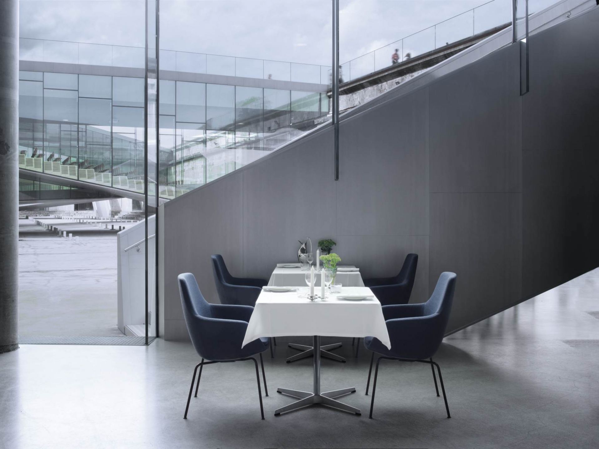 Little Giraffe Stuhl 3201R Abnehmbarer Bezug Fritz Hansen