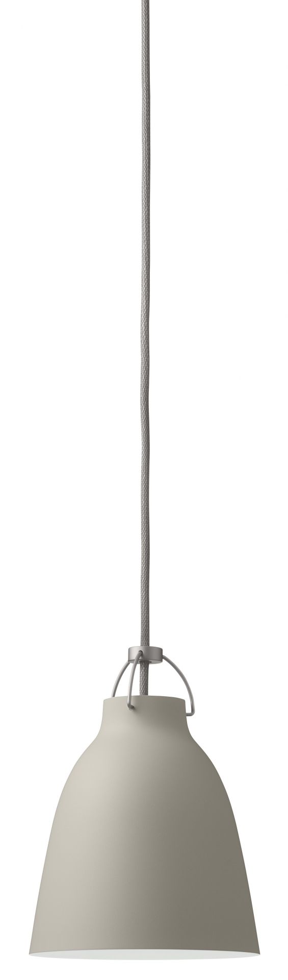 Nahaufnahme der Caravaggio P1 Pendelleuchte in mattem Hellgrau von Fritz Hansen.