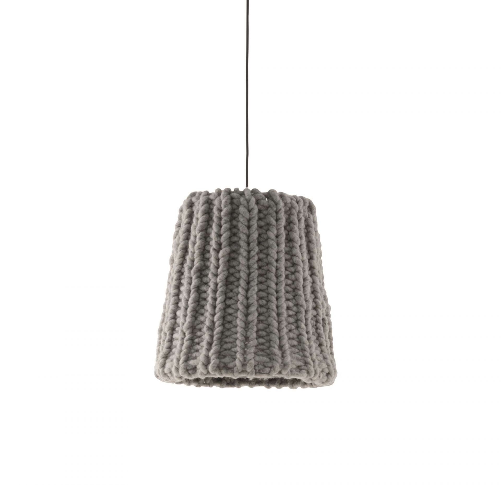 Graue Granny Hängeleuchte von Casamania Horm. Strickleuchte, Pendelleuchte für Wohnzimmer und Esszimmer.