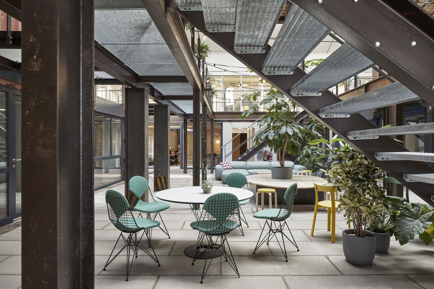 DKR-2 Wire Chair Stuhl mit Sitz und Rückenpolster Vitra