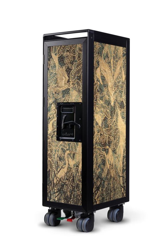 Bordbar Flugzeugtrolley mit schwarzem Rahmen und goldenem Kranich-Muster, ideal als Designmöbel und Bar.